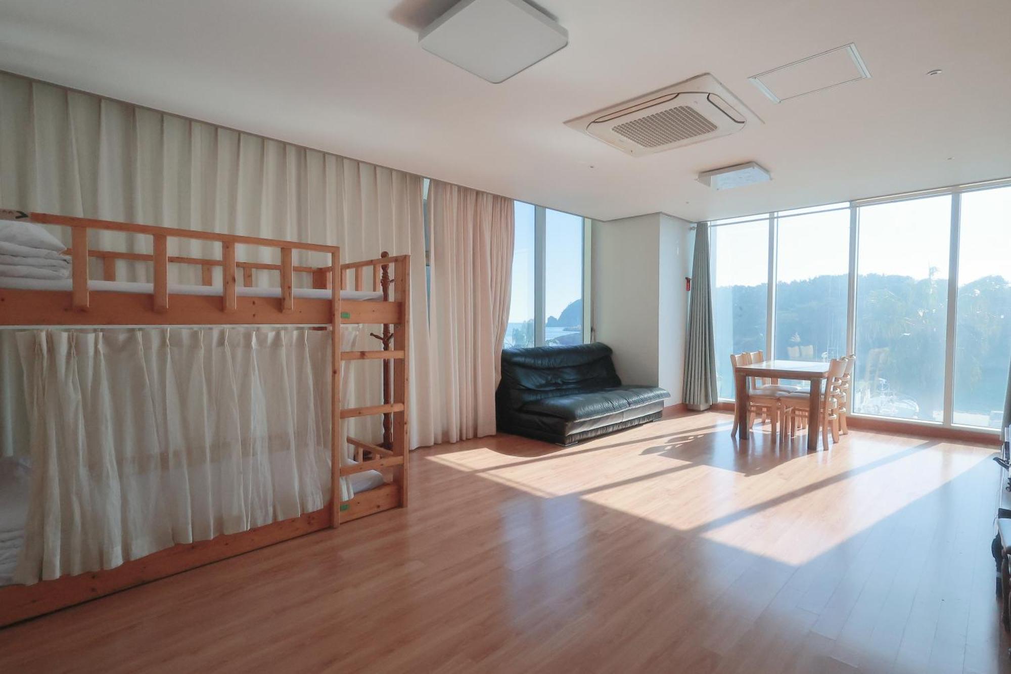 西姆故事度假屋 西归浦市 外观 照片