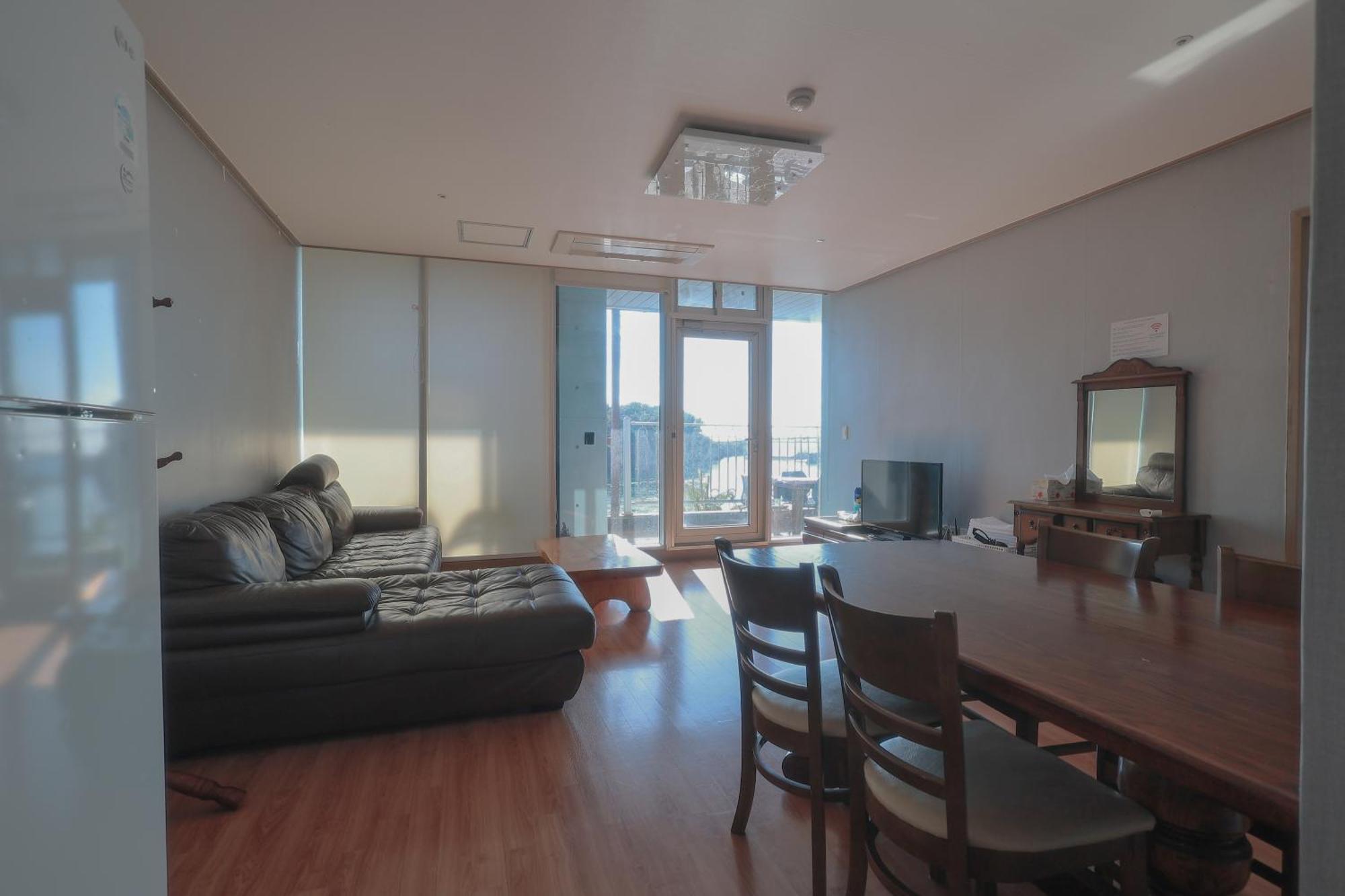 西姆故事度假屋 西归浦市 外观 照片